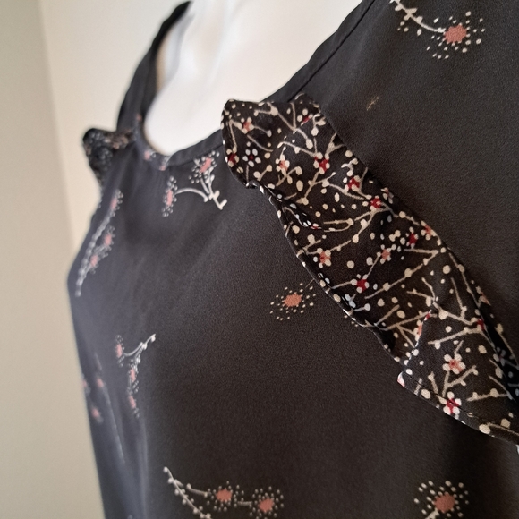 LOFT Outlet charcoal gray and floral blouse. Long Sleeve scoop neck. Size Medium - Picture 2 of 12